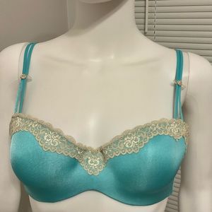 B.tempt'd By Wacoal How Gorgeous T-shirt Bra (953119). size - 36B. Beautiful